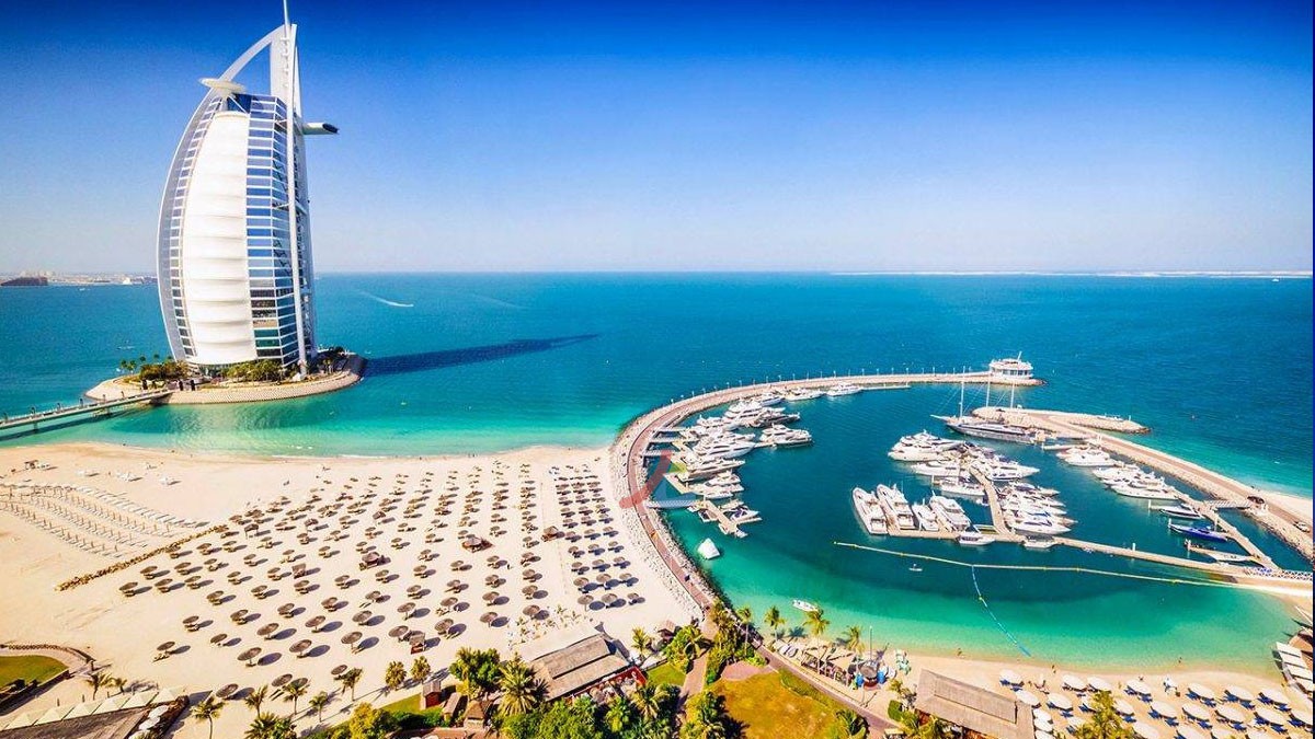 Du Lịch Dubai: Du Thuyền Vịnh Marina Bay – Bữa tối trên không – Cafe bánh phủ vàng – Buffet tại khách sạn 5*